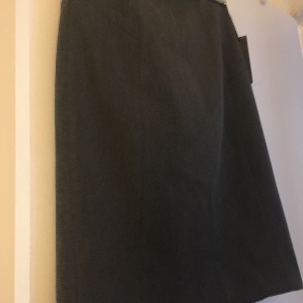 Grey pencil skirt